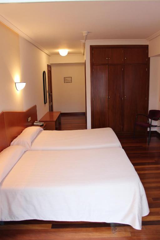 Hotel Sindika Oñate Szoba fotó